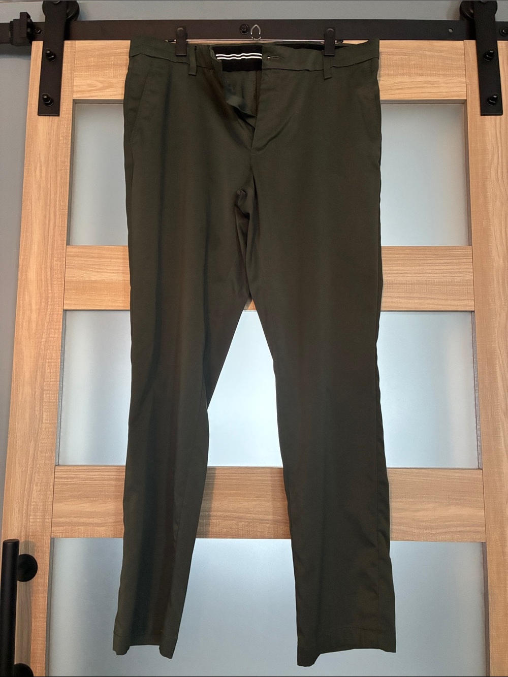 Amazon Essentials Men's Olive Green Slim Chinos
